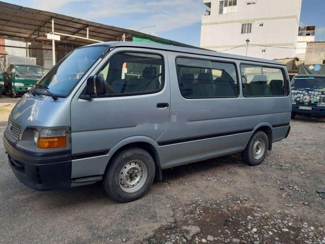 Xe Toyota Hiace sản xuất 2000 còn mới0