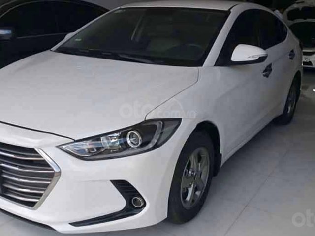 Cần bán Hyundai Elantra năm 2016, màu trắng  0