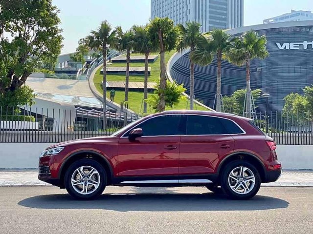 Cần bán gấp Audi Q5 sản xuất 2019, màu đỏ, nhập khẩu nguyên chiếc0