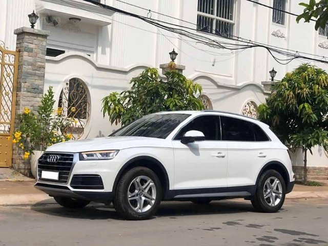 Bán xe Audi Q5 đời 2017, màu trắng, nhập khẩu còn mới0