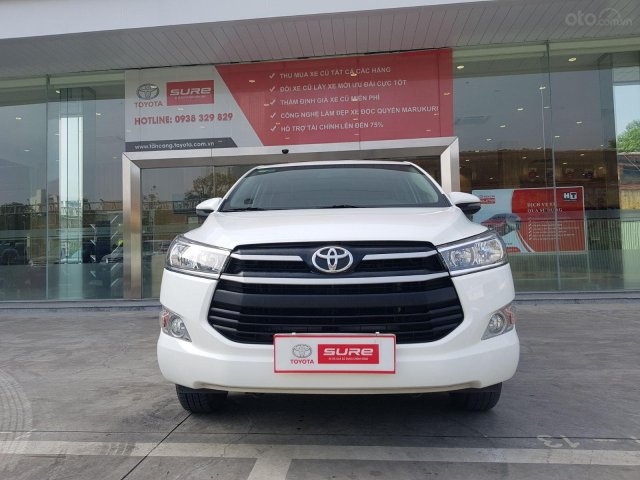 Cần thanh lý xe Toyota Innova 2.0G 6AT, màu trắng xe công ty XHĐ đủ đi 52.000km - xe chính hãng giá tốt