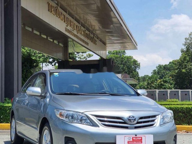 Cần bán lại xe Toyota Corolla Altis 1.8 CVT 2012, màu bạc