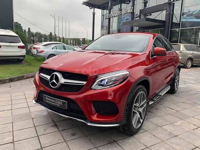 Cần bán lại xe Mercedes năm sản xuất 2019, màu đỏ, nhập khẩu0