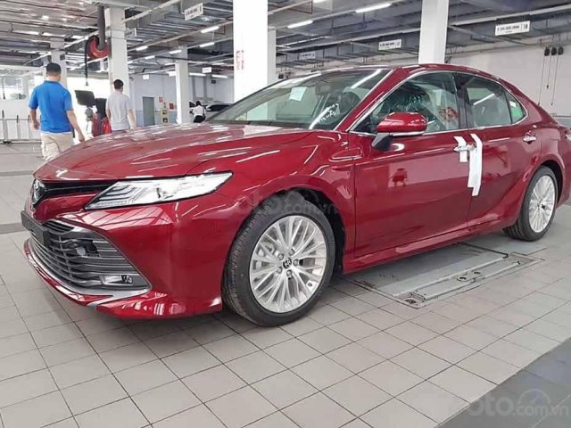 Cần bán xe Toyota Camry 2.5Q đời 2020, màu đỏ, nhập khẩu nguyên chiếc