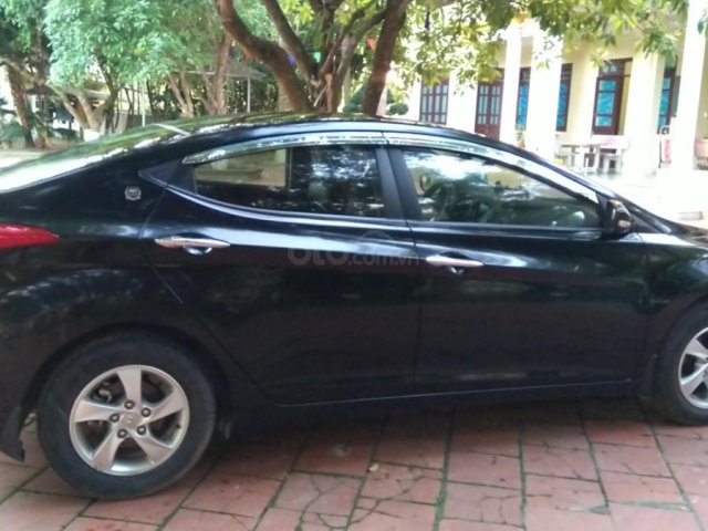 Bán xe Hyundai Elantra đời 2013, số sàn, giá rẻ0