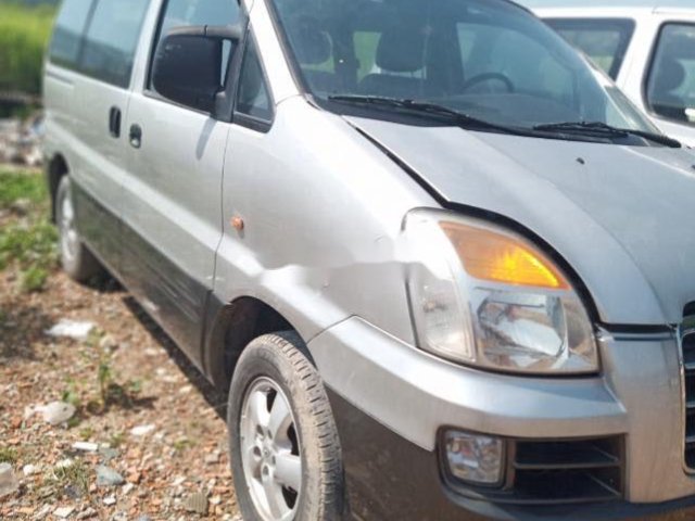 Cần bán xe Hyundai Starex sản xuất năm 2007, màu bạc, số sàn