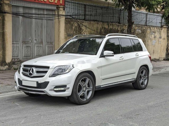 Bán xe Mercedes sản xuất năm 2014, màu trắng, máy dầu