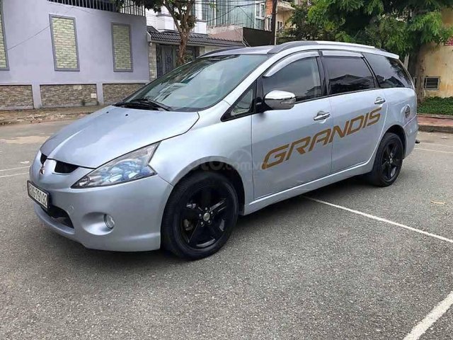 Bán Mitsubishi Grandis năm 2010, màu bạc chính chủ giá cạnh tranh0