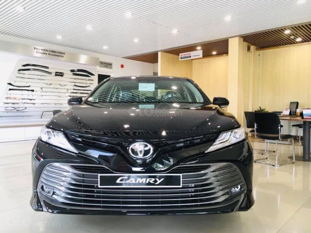 Toyota Camry 2020 nhập khẩu, giao ngay