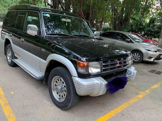 Bán Mitsubishi Pajero sản xuất năm 2006, màu đen còn mới, giá 245tr0