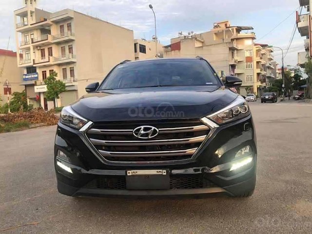 Bán Hyundai Tucson 2.0 ATH 2018, màu đen chính chủ