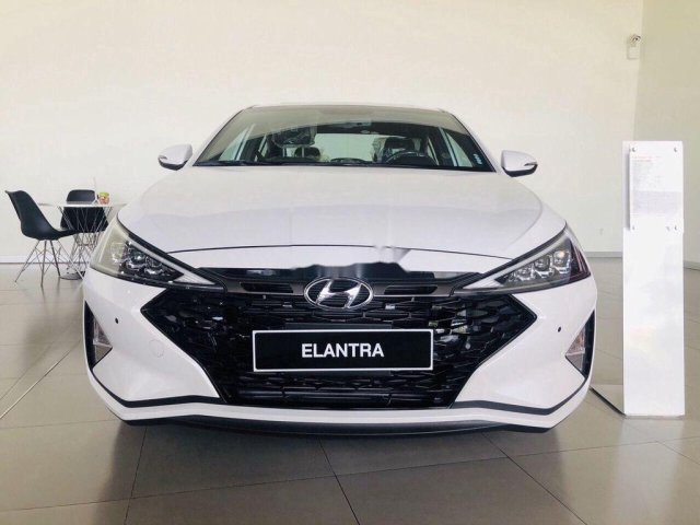 Bán ô tô Hyundai Elantra 2020, màu trắng, giá cạnh tranh