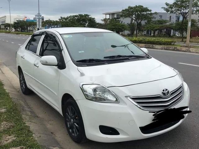 Cần bán Toyota Vios đời 2012, màu trắng, xe nhập, giá tốt