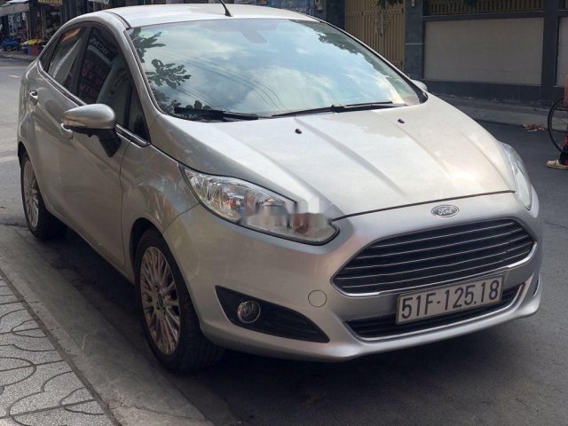 Bán ô tô Ford Fiesta đời 2014, màu bạc, giá 350tr0