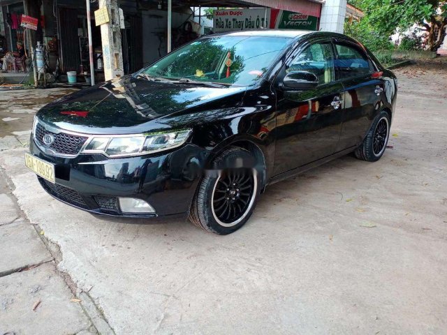 Cần bán lại xe Kia Forte năm 2011, màu đen số sàn