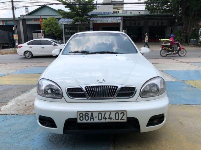 Bán xe Daewoo Lanos sản xuất năm 2001, màu trắng đẹp như mới giá cạnh tranh0