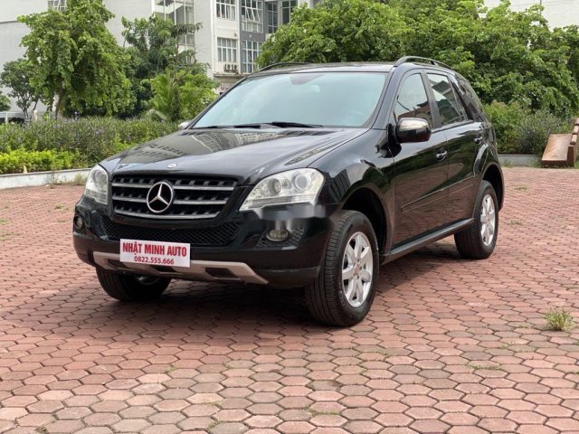 Cần bán xe Mercedes ML350 đời 2008, màu đen, nhập khẩu nguyên chiếc