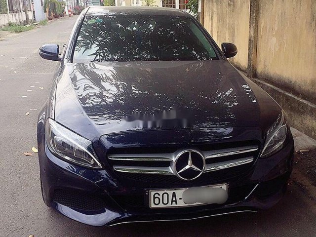 Cần bán Mercedes C200 sản xuất năm 2018, màu xanh lam0