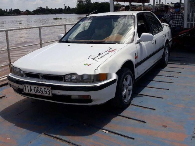 Cần bán gấp Honda Accord năm 1990, màu trắng, xe nhập chính chủ, giá tốt