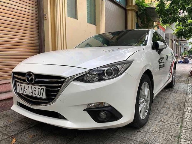 Bán ô tô Mazda 3 1.5 đời 2016, màu trắng còn mới, giá chỉ 530 triệu