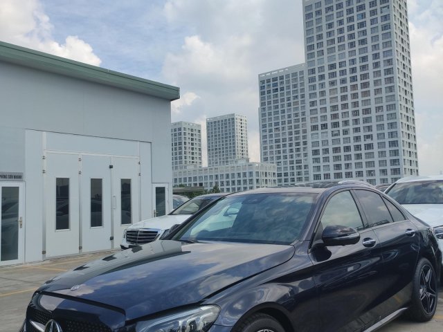 Xe lưu kho đại lý - C300 AMG 2019 xanh cavansite, mới 100%, chỉ 2% thuế trước bạ0