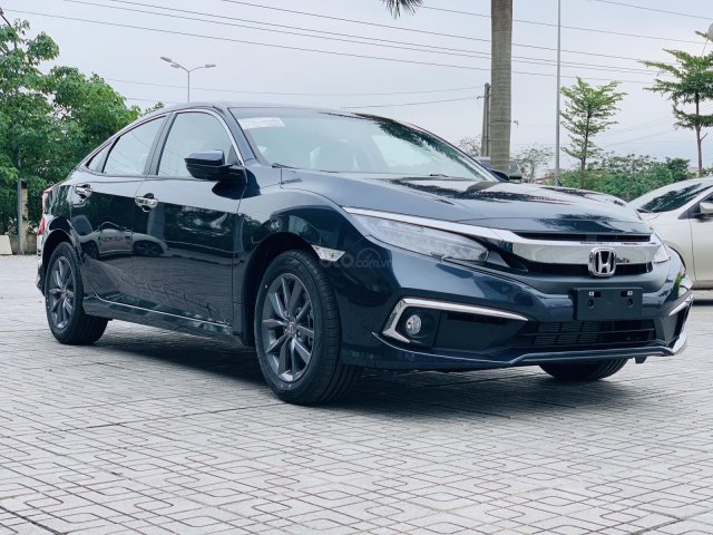 Honda Civic khuyến mại cực hấp dẫn, hỗ trợ Bank 80% giá trị xe, nhận xe về đi ngay chỉ việc trả trước chưa đến 300 triệu