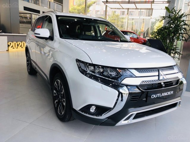 [Hot]Mitsubishi Outlander 2.0 Premium 2020, giảm ngay 50% TTB, giảm giá tiền mặt, tặng phụ kiện chính hãng, giao xe ngay0