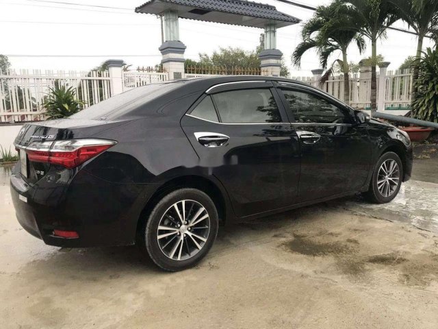 Cần bán lại xe Toyota Corolla Altis sản xuất năm 2018, màu đen 