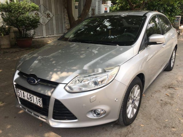 Bán Ford Focus Titanium sản xuất năm 2013, màu bạc, 393 triệu