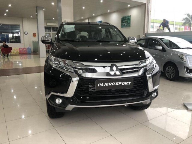 Bán ô tô Mitsubishi Pajero Sport 2018, màu đen, duy nhất 1 chiếc 