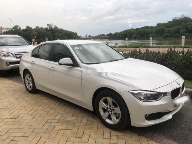 Bán xe BMW 3 Series 320i đời 2014, màu trắng0