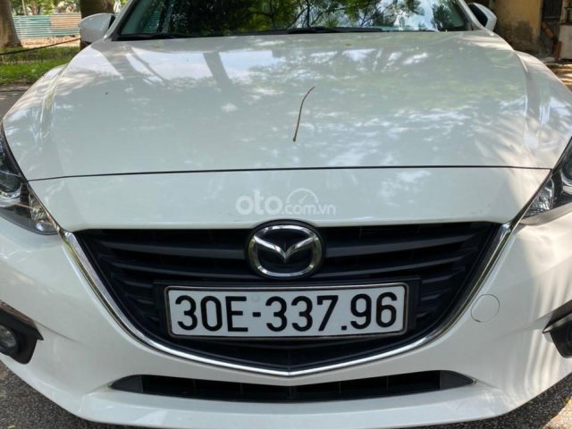 Chính chủ cần bán cần bán Mazda 3 đời 2016, màu trắng, giá chỉ 580tr0