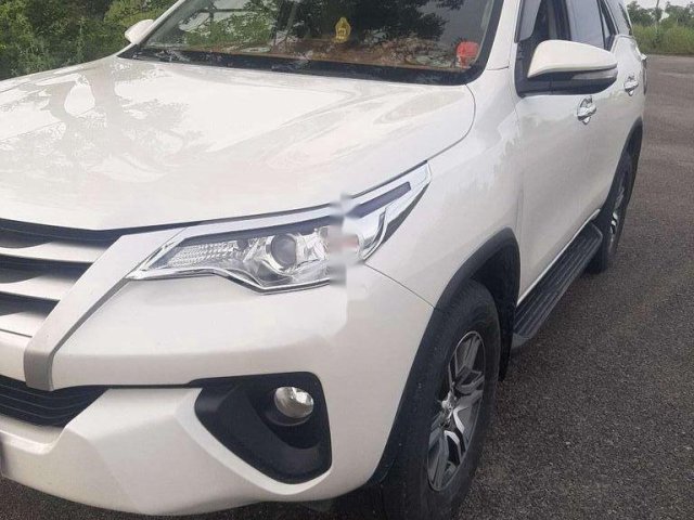 Cần bán gấp Toyota Fortuner năm sản xuất 2017, màu trắng