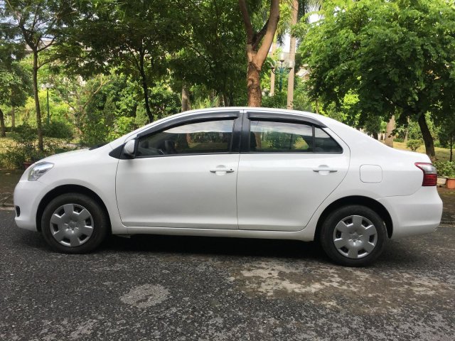 Bán xe Toyota Vios 1.5 màu trắng SX 2011, xe cực đẹp, máy gầm cực chất0