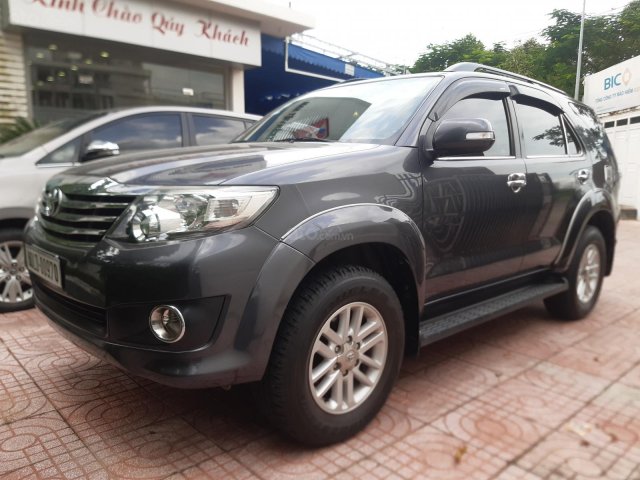 Cần bán gấp Toyota Fortuner 2.7V 10/2014