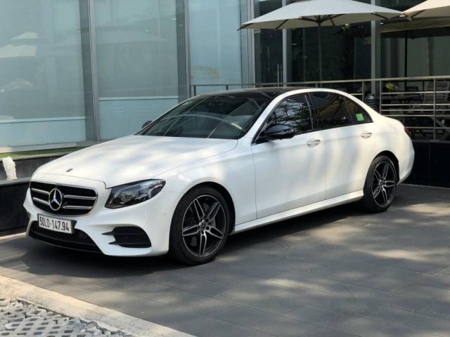 Cần bán gấp Mercedes E300 AMG đời 2020, màu trắng