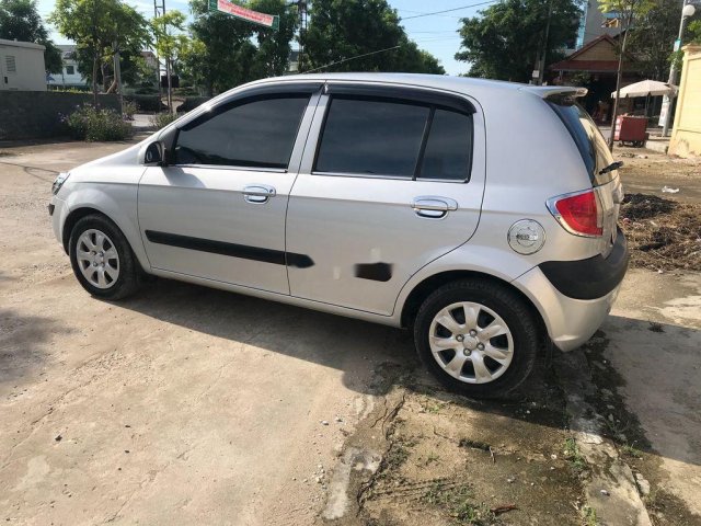 Cần bán Hyundai Getz đời 2010, màu bạc, xe nhập xe gia đình