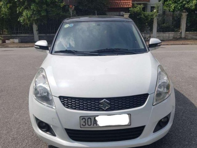 Cần bán xe Suzuki Swift năm 2015 còn mới