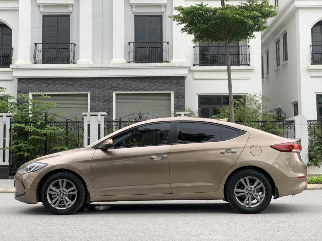 Cần bán lại xe Hyundai Elantra năm sản xuất 2017, giá chỉ 535 triệu0