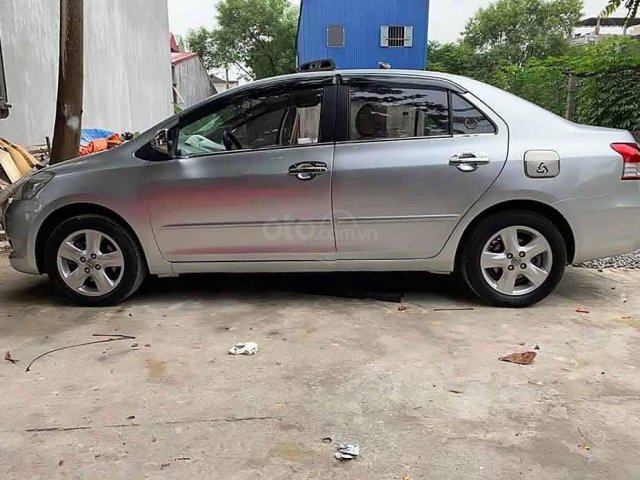 Bán xe Toyota Vios sản xuất 2009, màu bạc còn mới0