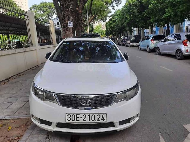 Cần bán Kia Forte năm 2012, màu trắng còn mới, giá 350tr0