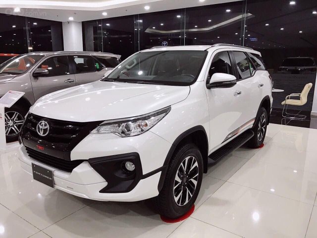 Toyota Fortuner TRD 2020 giao ngay0