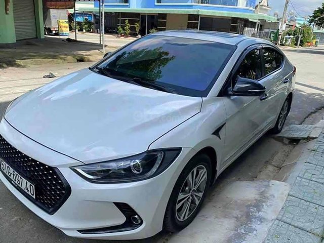 Bán Hyundai Elantra 1.6AT đời 2018, màu trắng  0