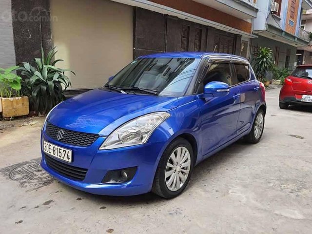 Cần bán gấp Suzuki Swift năm sản xuất 2017, màu xanh lam  0