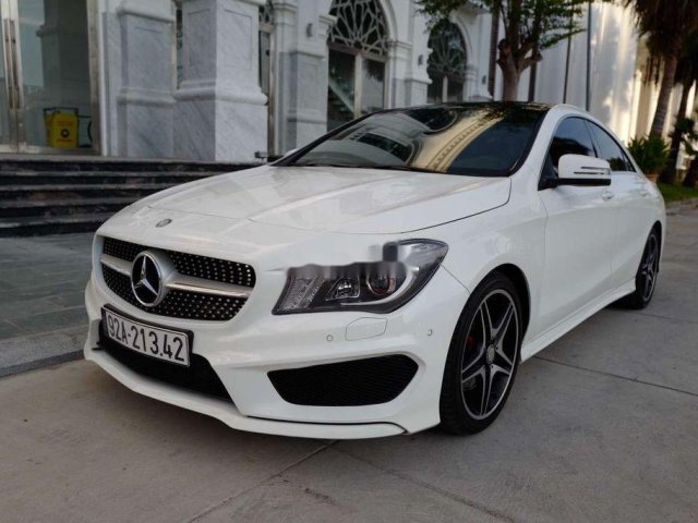 Bán xe thể thao đẹp hoàn hảo Mercedes CLA250 4Matic 2014, màu trắng, xe nhập0