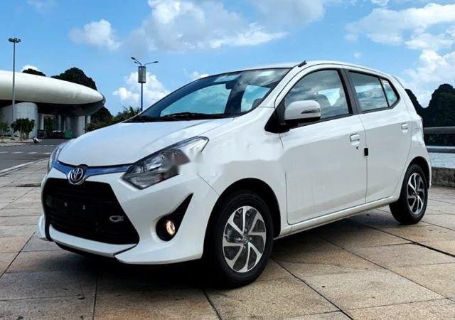 Gia đình bán Toyota Wigo sản xuất năm 2018, màu trắng, xe nhập0