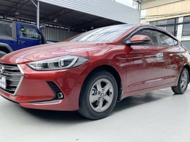 Bán Hyundai Elantra năm sản xuất 2018, màu đỏ, giá 485tr0