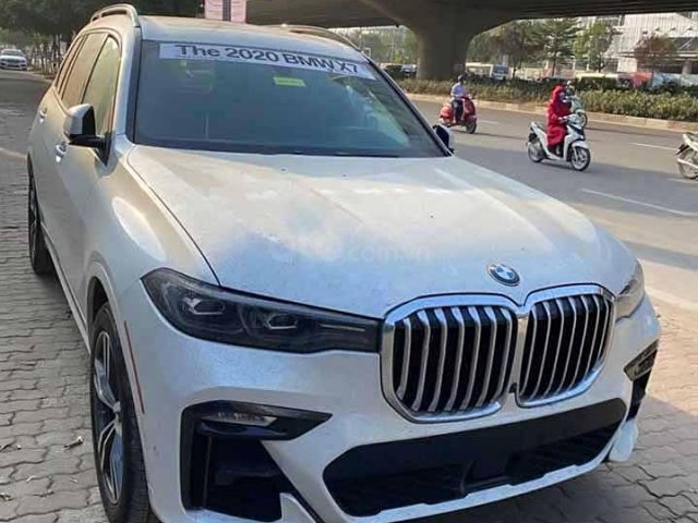 Bán xe BMW X7 xDrive40i sản xuất năm 2020, màu trắng, xe nhập0