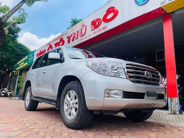 Cần bán Toyota Land Cruiser năm sản xuất 2011, màu bạc, nhập khẩu