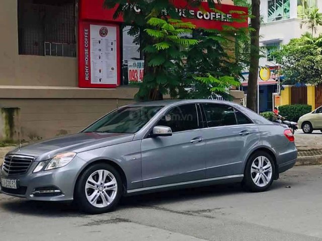 Bán Mercedes E250 năm sản xuất 2010, màu xám chính chủ, 599tr